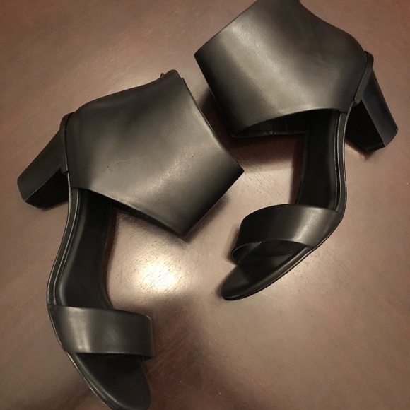 ⬇️ $275 NWOB! A7EIJE Black Leather Sandals - Picture 2 of 7